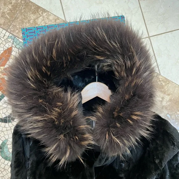 Neiman Marcus Dark Teddy Jacket with Fur Trim - Picture 3 of 6